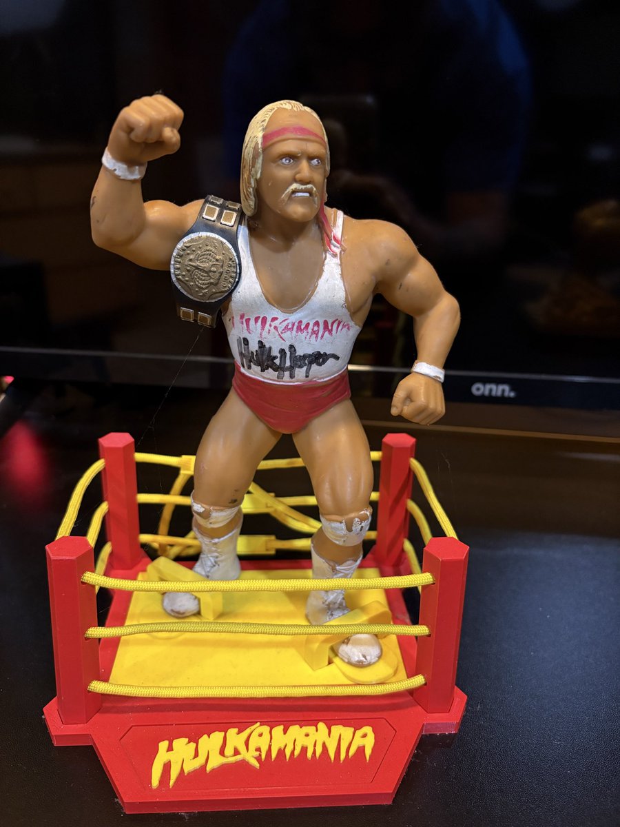 Prometheus_Lens's tweet image. Hulk-a-mania lives on BROTHER!! @HulkHogan #hulkhogan #hulkamania #nwo #hollywood #warbonnet