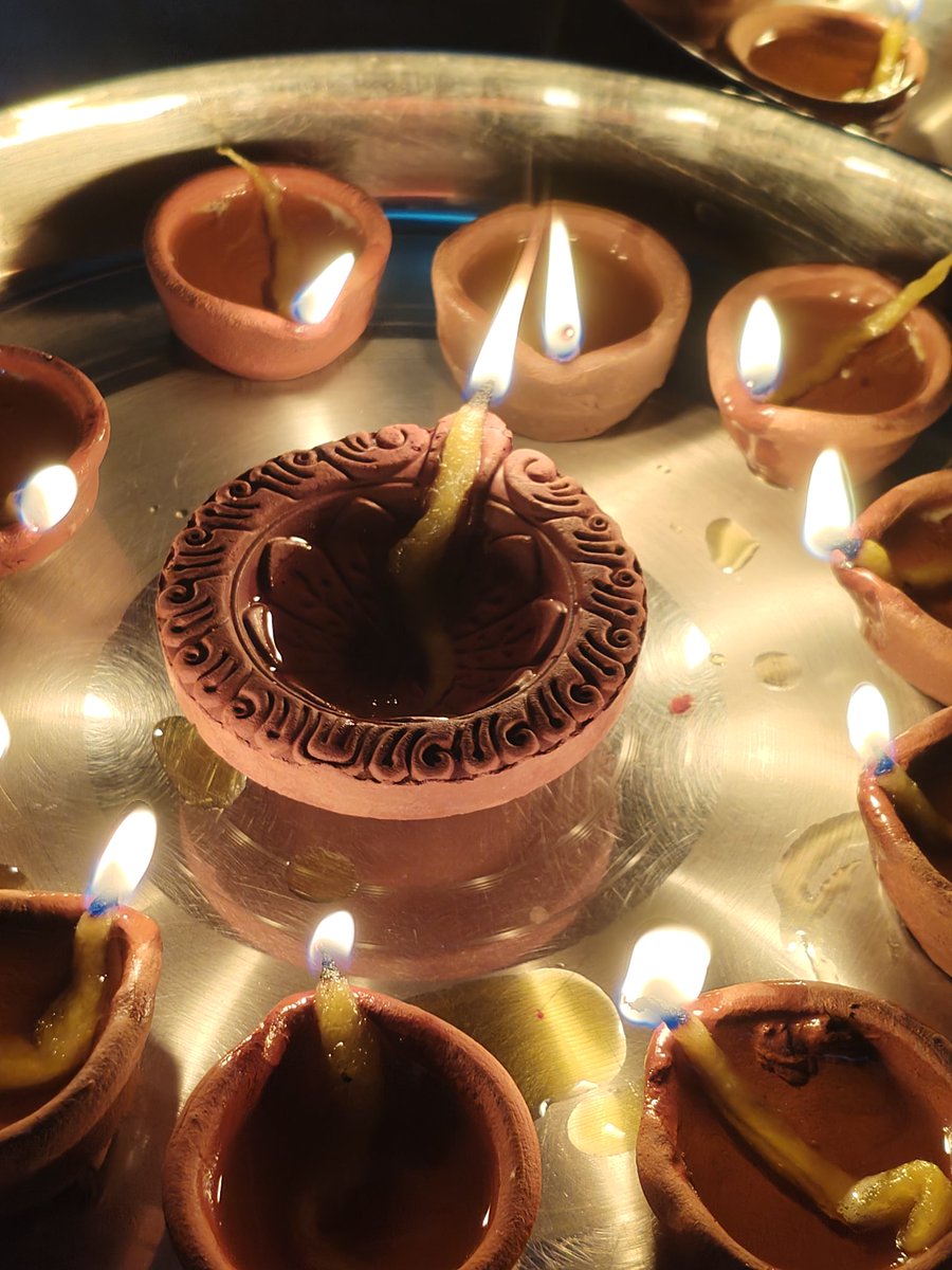 thatdumbcoder's tweet image. Happy diwali 🪔