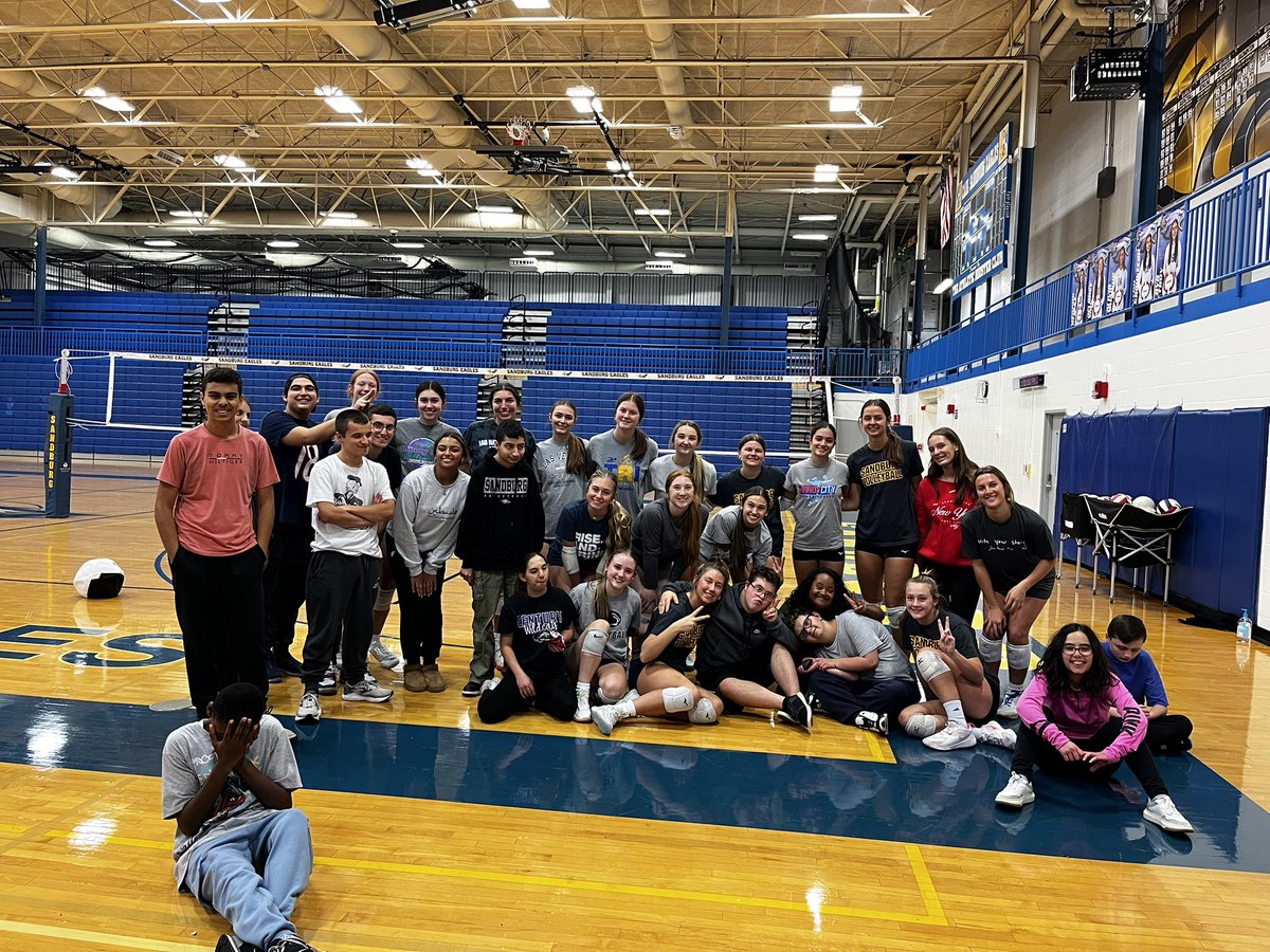 CSSpecOlympics's tweet image. Thank you  @CSVBwomen for sharing the court with us today! @elliebrtis @SandburgHS @EaglesAthletics