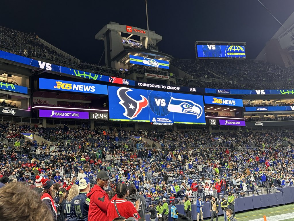 CSSully's tweet image. GO Texans!!! #MNF