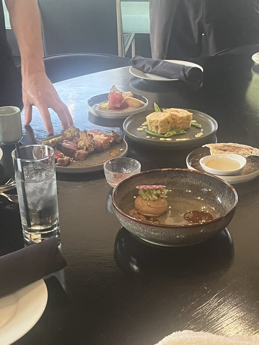 hater494's tweet image. #lesbian #linecook #employed