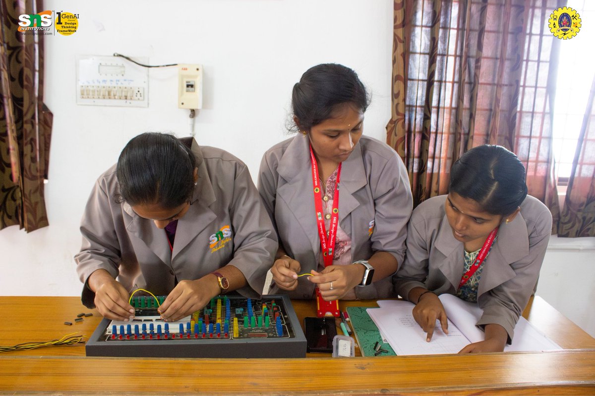 snsinstitutions's tweet image. Our students are actively experimenting in the Electronics Lab, exploring the concepts of Multiplexer and De-Multiplexer through practical sessions.

At SNS, we believe in learning by doing — where curiosity meets innovation!

#ElectronicsLab #Multiplexer #DeMultiplexer