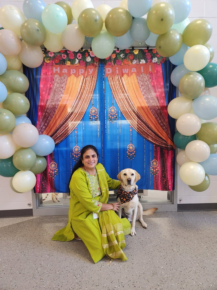 fcsdcentral's tweet image. Thank you for teaching us about Diwali! Ms. Vani helped our students celebrate day one and taught the rest of us about her culture! 🪔