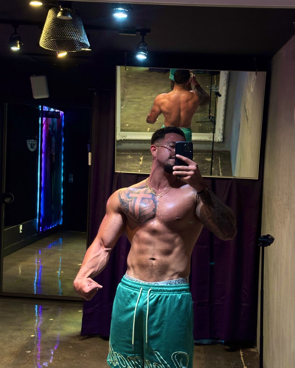 __sjmnz's tweet image. Gym + Bible will solve all your problems