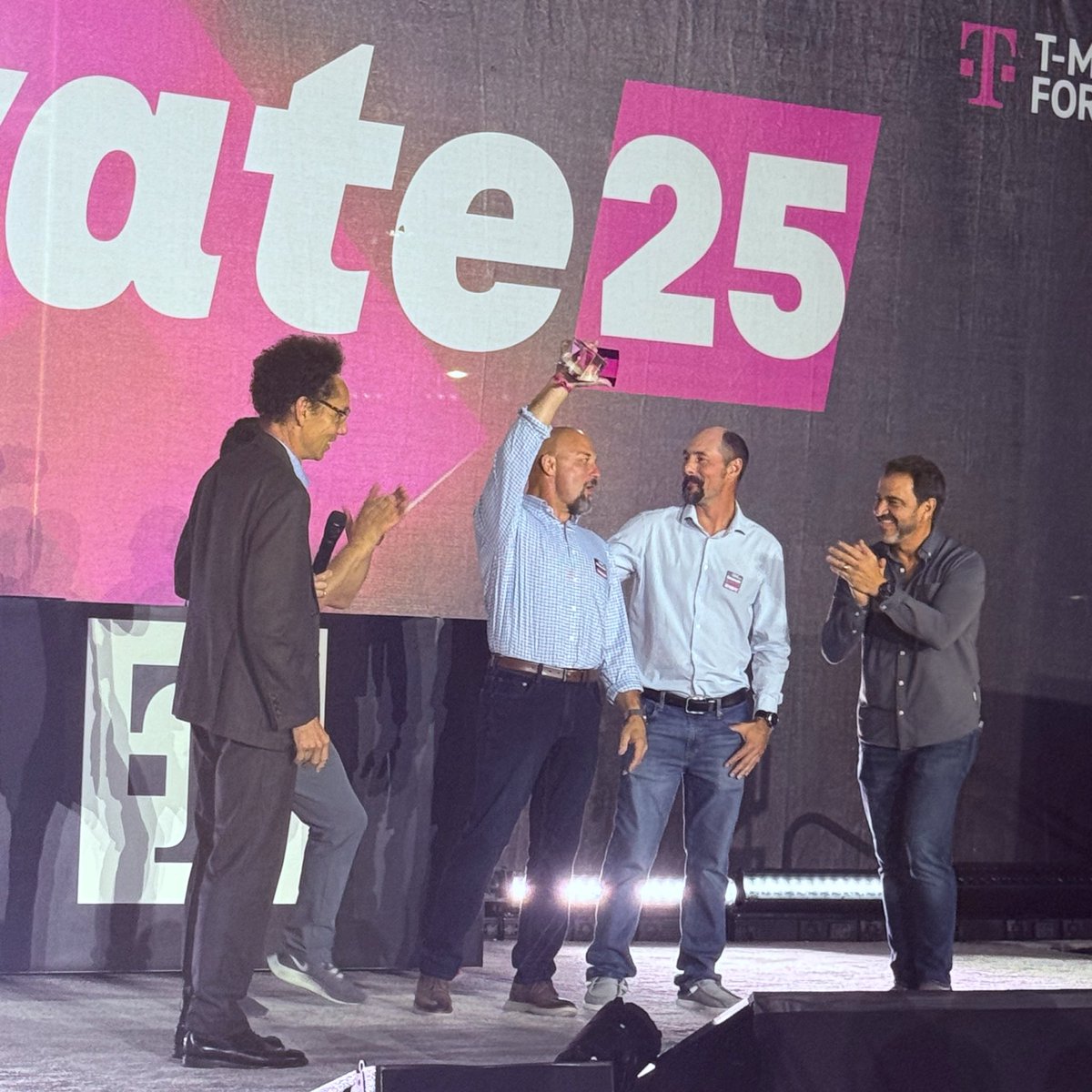 _TechMode's tweet image. The Innovate Awards spotlighted categories including:
-Community
-Employee Enablement
-Customer Experience
-Industry Transformation
Congrats to the winners for using 5G to create real-world impact🏆
Learn more @TMobileBusiness
Innovate25 | T-Mobile for Business Partner