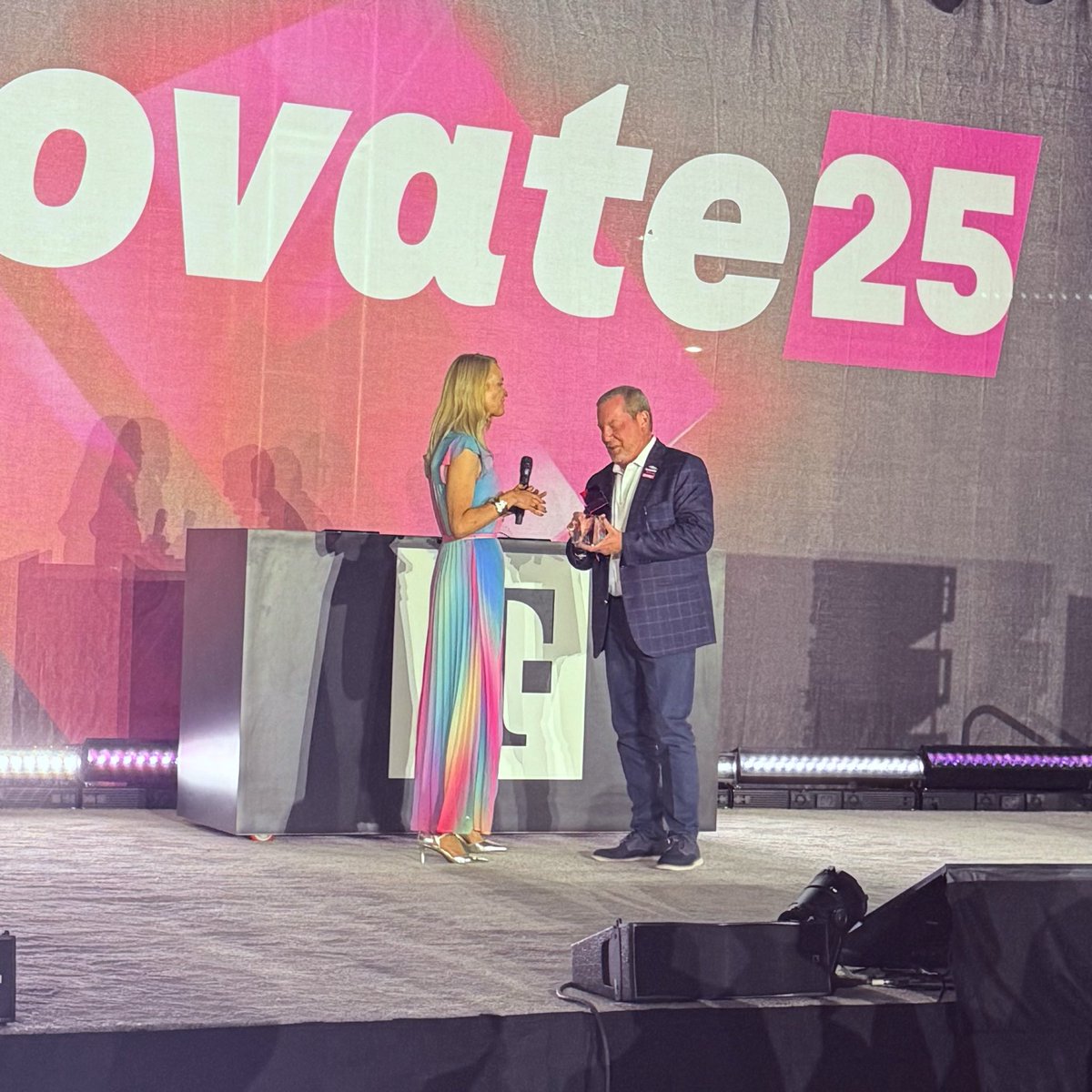 _TechMode's tweet image. The Innovate Awards spotlighted categories including:
-Community
-Employee Enablement
-Customer Experience
-Industry Transformation
Congrats to the winners for using 5G to create real-world impact🏆
Learn more @TMobileBusiness
Innovate25 | T-Mobile for Business Partner