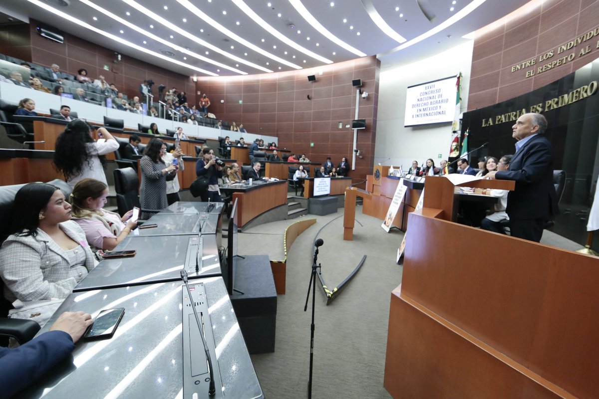 Senado de México (@senadomexicano) on Twitter photo 📷 El congreso reunió a legisladoras y legisladores, representantes de la academia, expertos, funcionarios y juristas para compartir sus conocimientos sobre la defensa del campo mexicano. comunicacionsocial.senado.gob.mx/multimedia/gal… 📷 El congreso reunió a legisladoras y legisladores, representantes de la academia, expertos, funcionarios y juristas para compartir sus conocimientos sobre la defensa del campo mexicano. comunicacionsocial.senado.gob.mx/multimedia/gal…