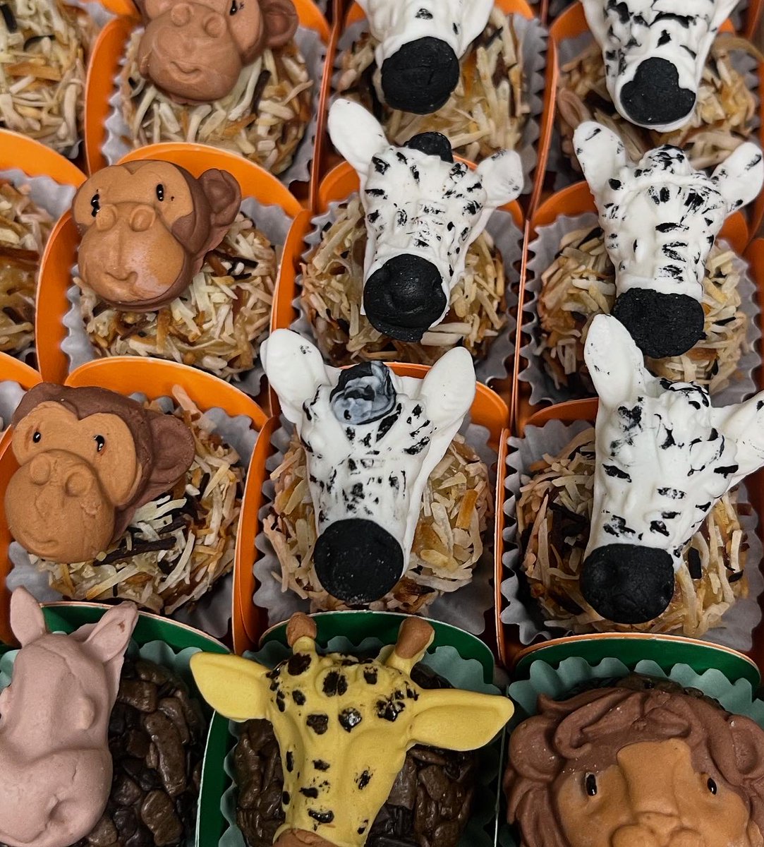 blendcacau's tweet image. E Esse Safari ?! 🦒🦁🦓🐒🦛  feito em pasta americana, todo comestível 😋❤️ 
Encomendas (65) 99258 8824 📲 

#docinhos #brigadeiro #cocoqueimado #delicias #instagood #encomendas #cuiaba #boasemana #alegria #obrigadosenhor #cuiaba