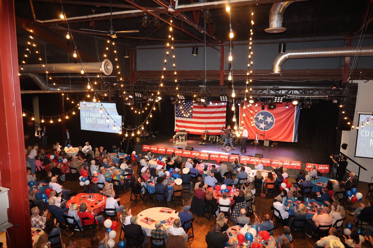 MattForTN's tweet photo. What a great night last night with @VoteMarsha , @BillHagertyTN , and @timburchett supporting @SenJohnson! Great to see a packed house coming out to support these conservative leaders. This is what keeps America great!🇺🇸
#MattforTN #TN7 #WillCo #AmericaFirst https://t.co/1Jh33OCILL