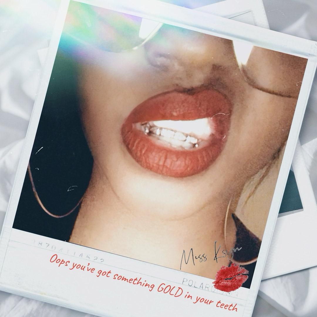 MissKsyn's tweet photo. Oops 🙊 You’ve got something gold in your teeth #Grillin #LemmeSeeYaGrillz #MissKsyn #Ksyn #KsynCason https://t.co/lXDXjBeur6
