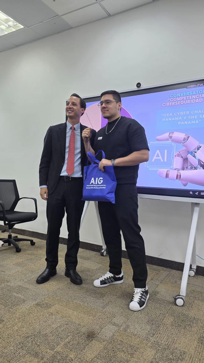 La Facultad de Ingeniería de Sistemas Computacionales (FISC), felicita a los ganadores de las competencias de ciberseguridad (CTF) de la “OEA Cyber Challenge Panamá 2025” y “She Secure Panamá 2025”
