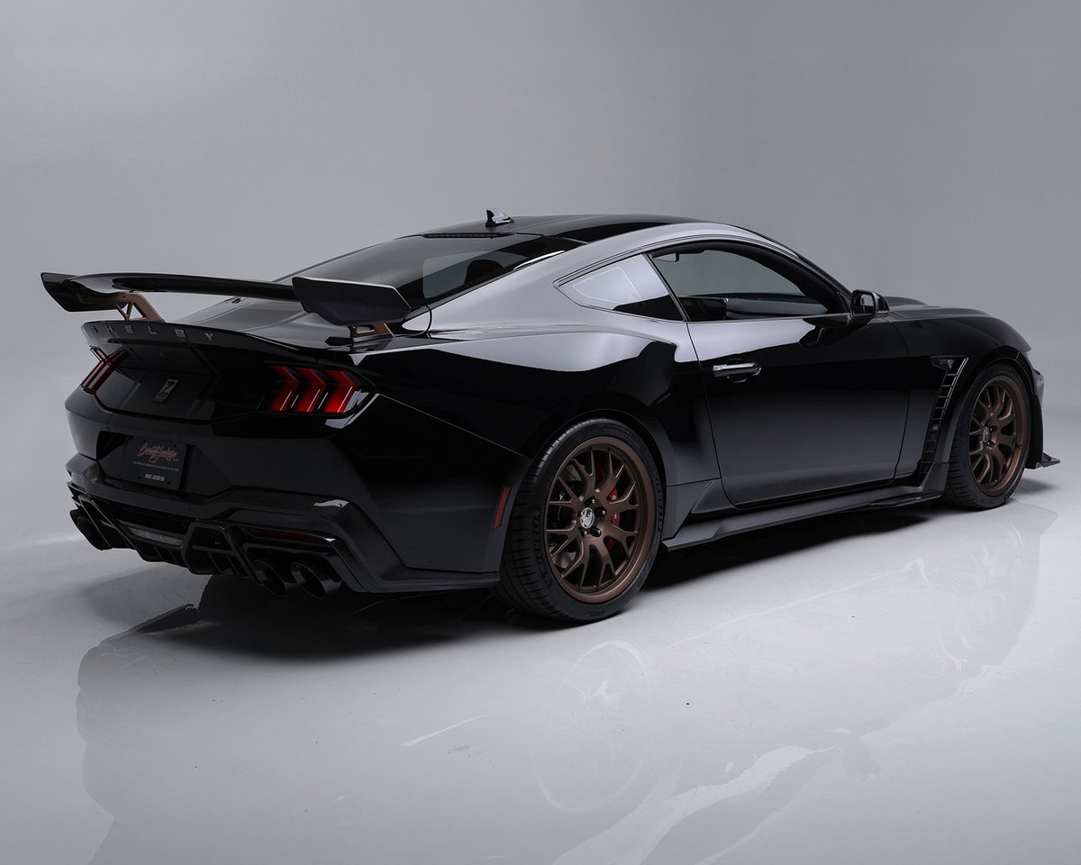 Barrett_Jackson's tweet image. Super Shelby! This 2025 @Ford #Shelby #SuperSnake, No. 57 of just 300 produced, roared across the block for $220,000 during the 2025 #Scottsdale Fall Auction.

Learn more: bit.ly/AZ25TW-2025For…