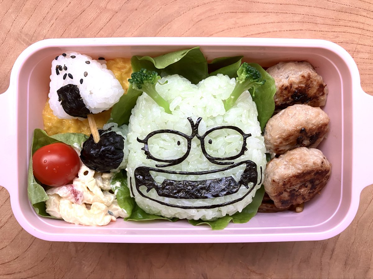 bento_star's tweet photo. この“にぎりだま”食うがや！

#ドクタースランプアラレちゃん
#ニコチャン大王
#キャラ弁 https://t.co/ojKB7DId6t