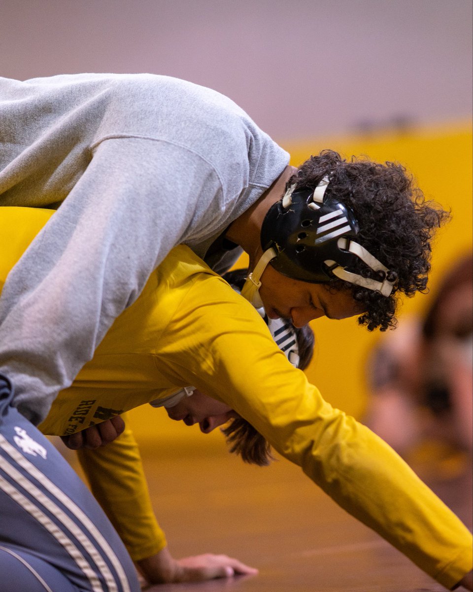 Recapping a returner 📝…

The Jared Hill 2024-25 edition📕

➡️ starter at 157 pounds
➡️ logged 2️⃣1️⃣ victories and 7️⃣ ranked wins
➡️ placed 2nd at Soldier Salute
➡️ placed 5th at the Big 12 Tourney
➡️ NCAA qualifier 

The Broken Arrow, Oklahoma, product is back for☝️more go
