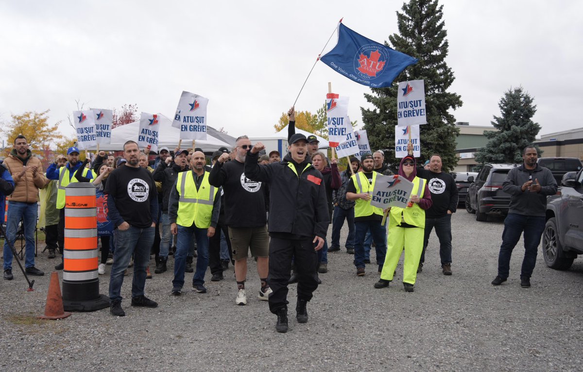“Solidarité, Solidarité” and “Notre Voix, Notre Pouvoir” were the chants heard across Gatineau, QC, as International President John Costa flew in from the California Conference Board in San Diego, CA, to Gatineau, QC, for the first day of the strike for our Local 1557 STO