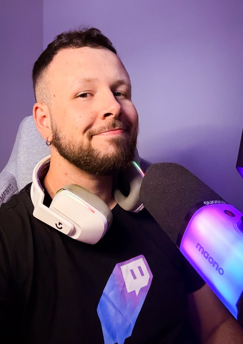 LIVE ON! 

na roxinha, o link ta na bio 💜