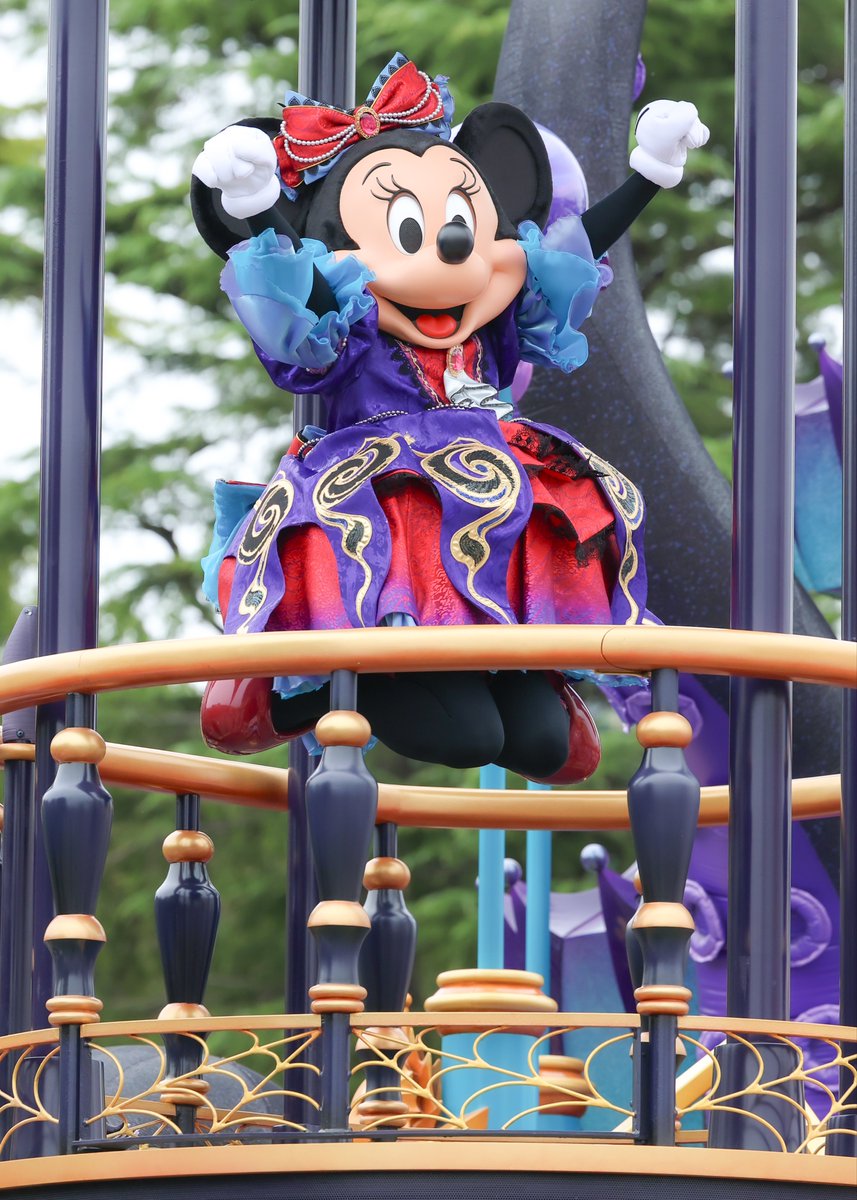 yuna_disneysea's tweet photo. ぴょんぴょんしてるミニーちゃんかわちい🫶💕 https://t.co/nbVjh35NTK