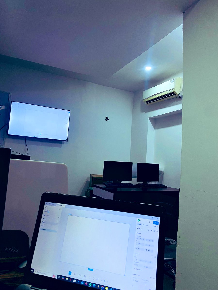 gudoofficial's tweet image. Every great designer started somewhere. Mine starts here — exploring the world of Web Design & UI/UX 🚀 #TechJourney #UIUX