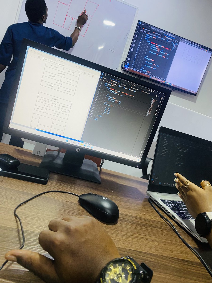 gudoofficial's tweet image. Every great designer started somewhere. Mine starts here — exploring the world of Web Design & UI/UX 🚀 #TechJourney #UIUX