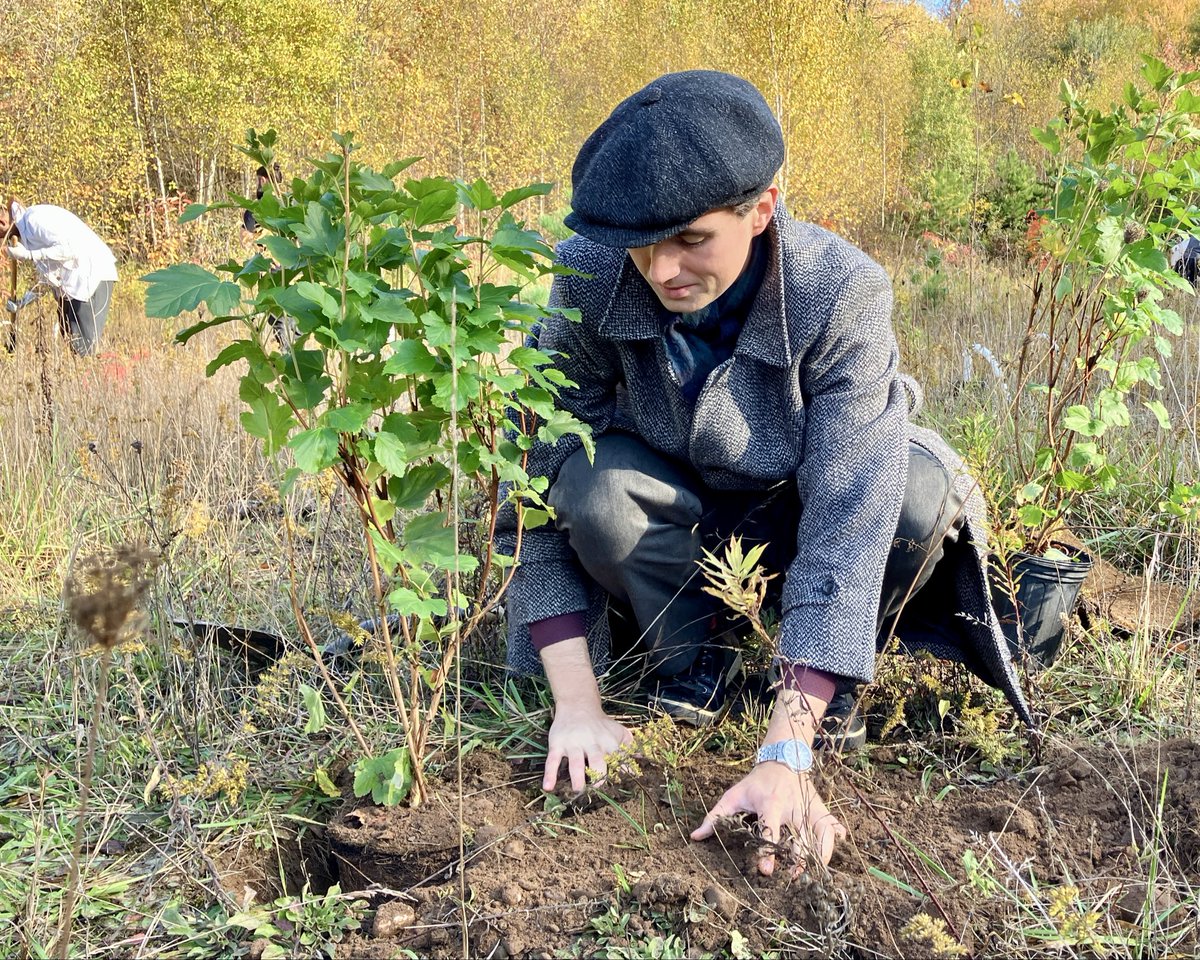 I was part of the Credit Valley Conservation (CVC) Tree Planting at Tanners Drive Park that took place next to the Town’s Ward 1 Social this past weekend. Though I spent more time at the Social, I did have the opportunity to plant a shrub. Thanks to the organizers for this event!