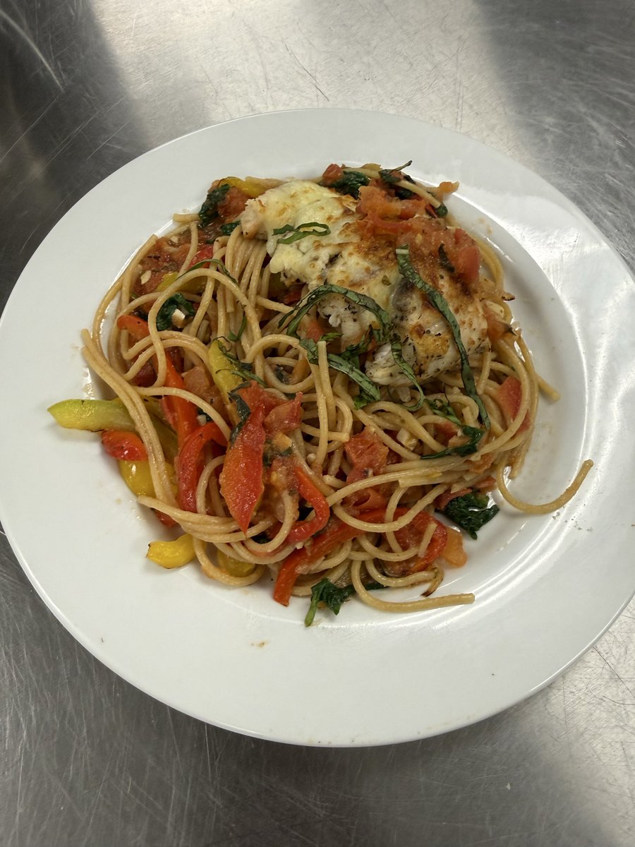 mannydlc2's tweet image. My job is so hard! 😉
I taste tested these beautiful dishes for my culinary arts students. Way to go kiddos! #ElevateEverything