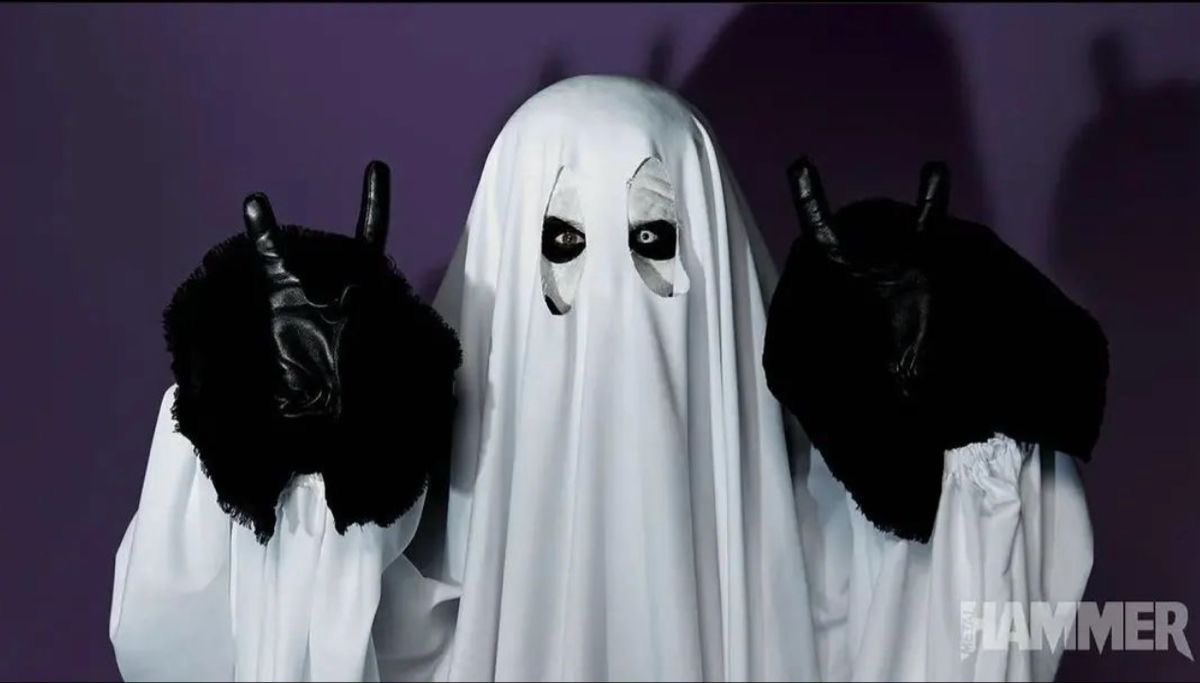 PapaVPerpetua's tweet photo. i NEED something like this with perpetua this is probably my favourite shoot ghost have ever done😭😭 https://t.co/3YankSoxHt