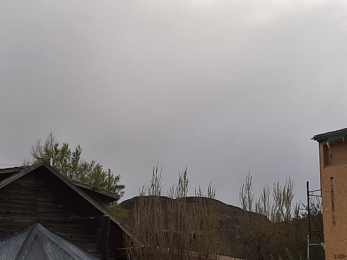 Así está El Chaltén,  frío.
Que tengan una bonita noche.  Besos