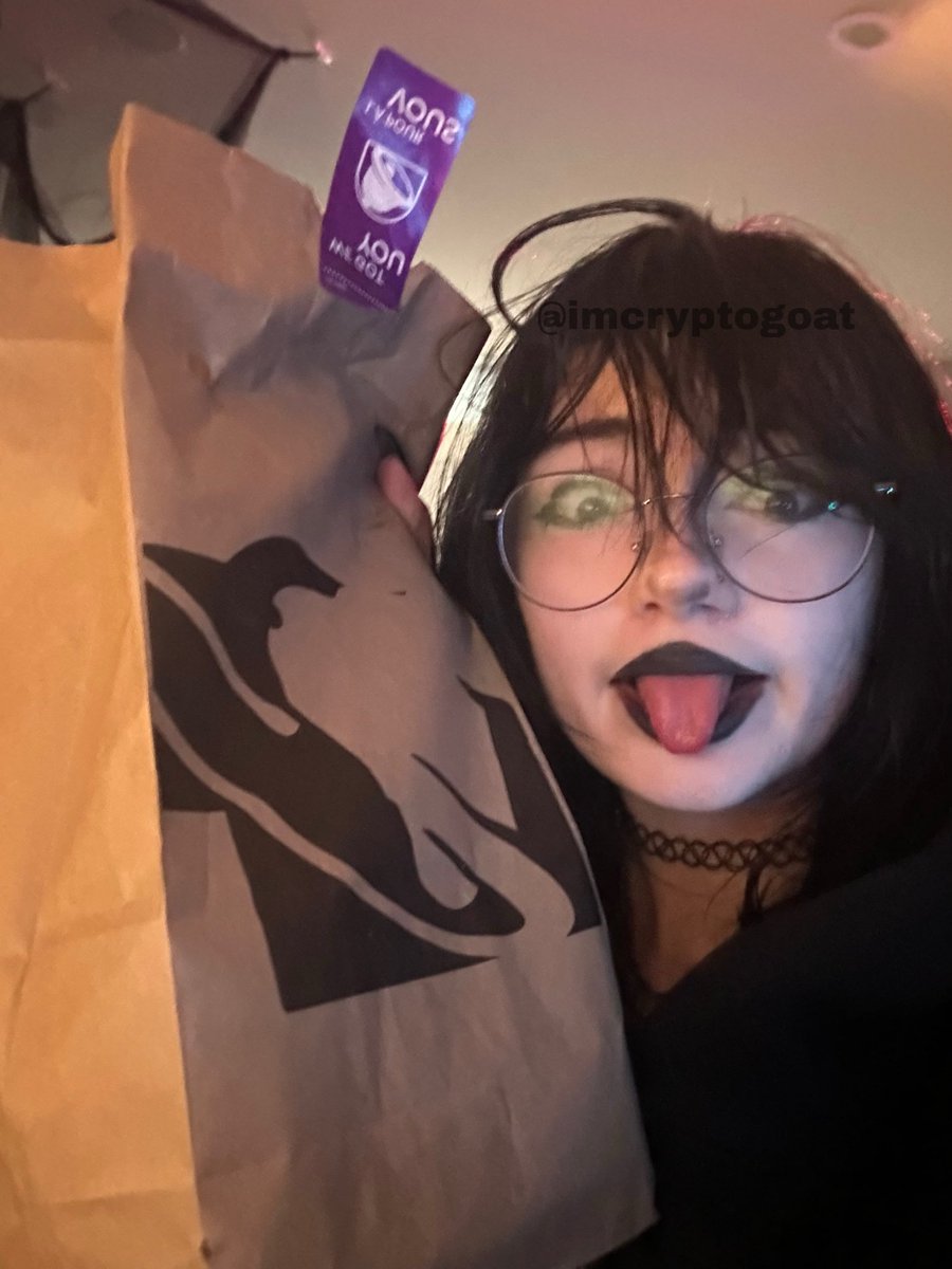 Mind if a white girl spoke a little bit of Español?