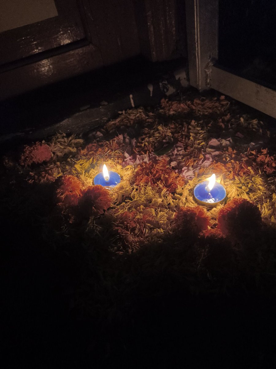 nikhil_py's tweet image. it was a really lovely day
diwali is over.. have plans for tmrw too
i couldn't wish and reply to all of your posts but love y'all and a very very happy diwali and a great year ahead
thanks good night take care!