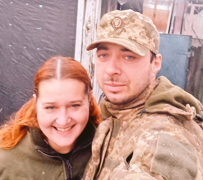 Spakowałam TĘ paczkę na front. Ona ma dla mnie duże znaczenie. Oznacza bowiem docelowo mój powrót na TAM, przed którym od pół roku się broniłam. Ale wojna to suka (ciekawe, czy zostawią mi tytuł książki), a ja się jej nie dam😈🧙 Wiecie, co robić zrzutka.pl/bataliondonbas