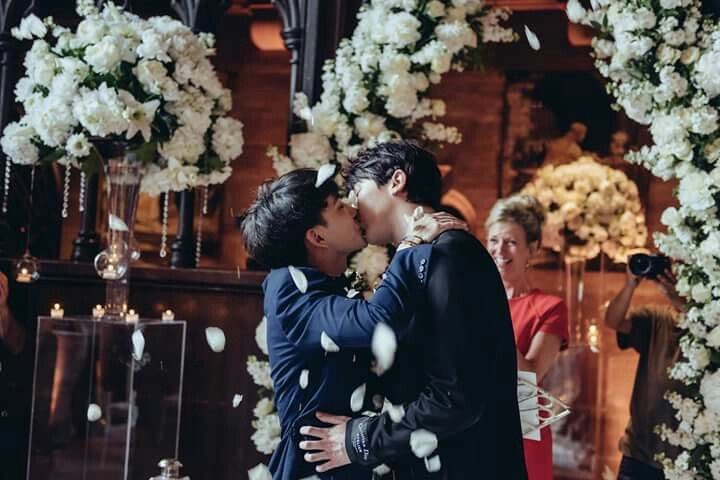 and that’s a wrap. we are officially married, that’s my pretty HUSBAND! 👨🏻‍❤️‍💋‍👨🏻