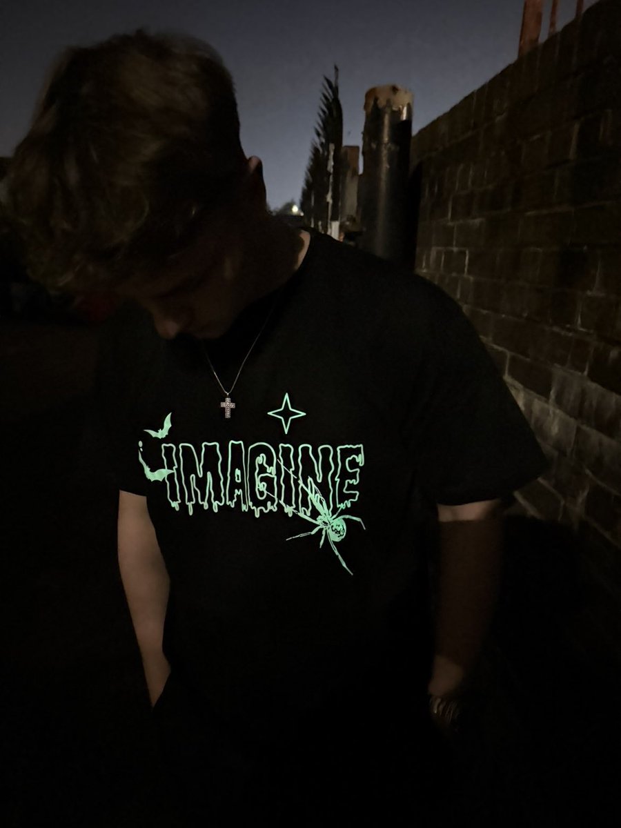 NathanM11_'s tweet image. Dropped the limited edition Halloween glow-in-the-dark tees yesterday for my brand. Some sizes already sold out, but you can still grab yours while they last 💚🕷️🕸️

⬇️⬇️⬇️
imagineclothing.uk