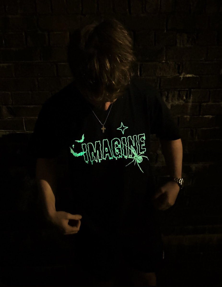 NathanM11_'s tweet image. Dropped the limited edition Halloween glow-in-the-dark tees yesterday for my brand. Some sizes already sold out, but you can still grab yours while they last 💚🕷️🕸️

⬇️⬇️⬇️
imagineclothing.uk