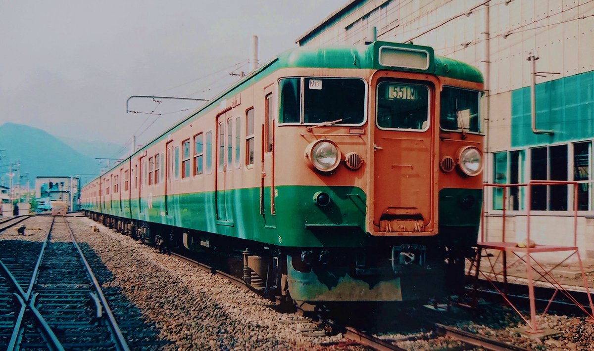 資料によると、写っているのは
クハ１１５-１５４で
Tc153・M79・M79・Tc154の編成

小山電車区から貸し出された後、返却された。新前橋電車区から転属した車両が正式な訓練車として改造された。