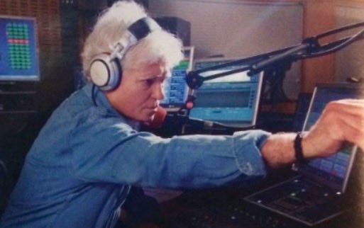 GeorgesLangRTL's tweet photo. J’ai toujours été influencé par les DJs américains de Californie et anglais de Radio Luxembourg 208. Seul à la  console et en direct. C’est un choix personnel qui  permet de donner soit une énergie, soit une intimité aux émissions. Jongler avec music, voix et  jingles, quel fun ! https://t.co/mXpRMB4rfZ