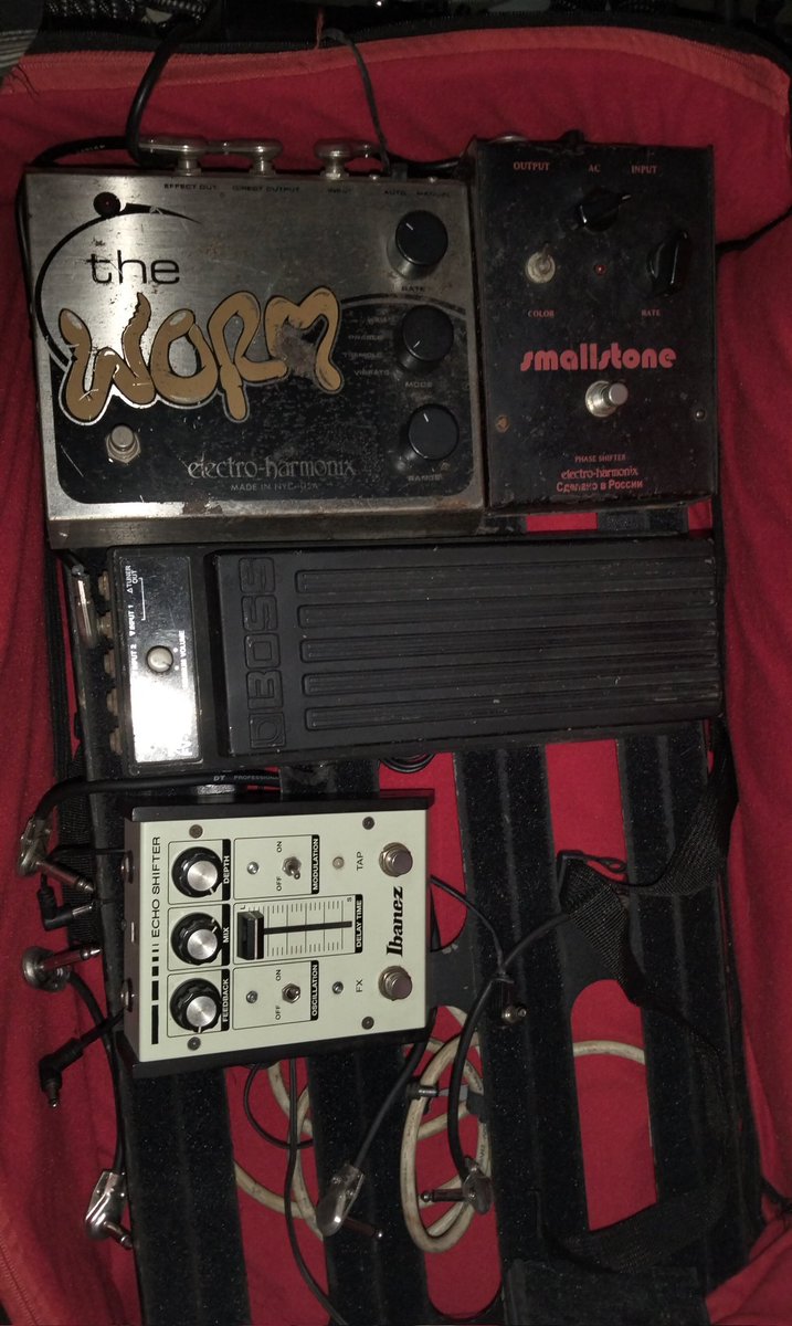 wts all batangan

ehx small stone russian (wet-dry mod) 2,3jt
ehx the worm 2jt
ibanez echo shifter 2,1jt
boss fv300l 500rb

cod jaksel