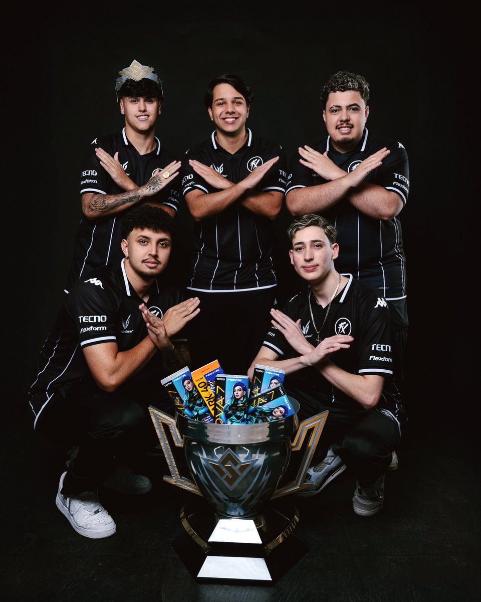 fluxogg's tweet photo. O novo queridinho da Tecno já chegou no Fluxo e tá arrasando corações com o desempenho!

Fiquem ligados que em breve tem detalhes sobre essa máquina! 😌 https://t.co/O4BPFJPRgx