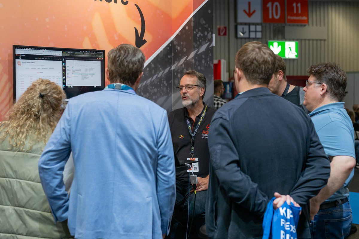 AdminByRequest's tweet image. We just got a big 'ole bunch of professional photos sent in capturing some special moments from it-sa, so get ready for some MORE conference spam 😏
 
First up is some booth action, where @AdminByRequest team members from DACH, Nordics, and EMEA ran the show like a well-oiled…