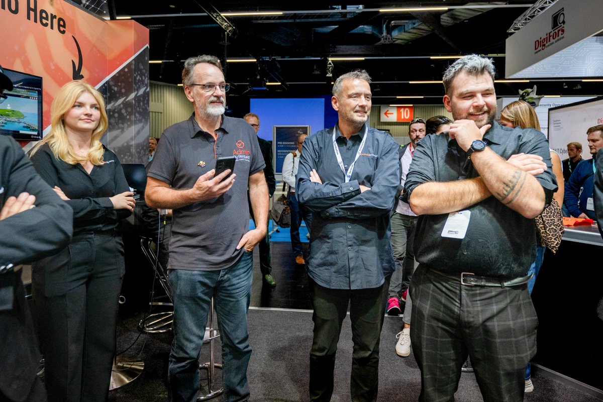 AdminByRequest's tweet image. We just got a big 'ole bunch of professional photos sent in capturing some special moments from it-sa, so get ready for some MORE conference spam 😏
 
First up is some booth action, where @AdminByRequest team members from DACH, Nordics, and EMEA ran the show like a well-oiled…