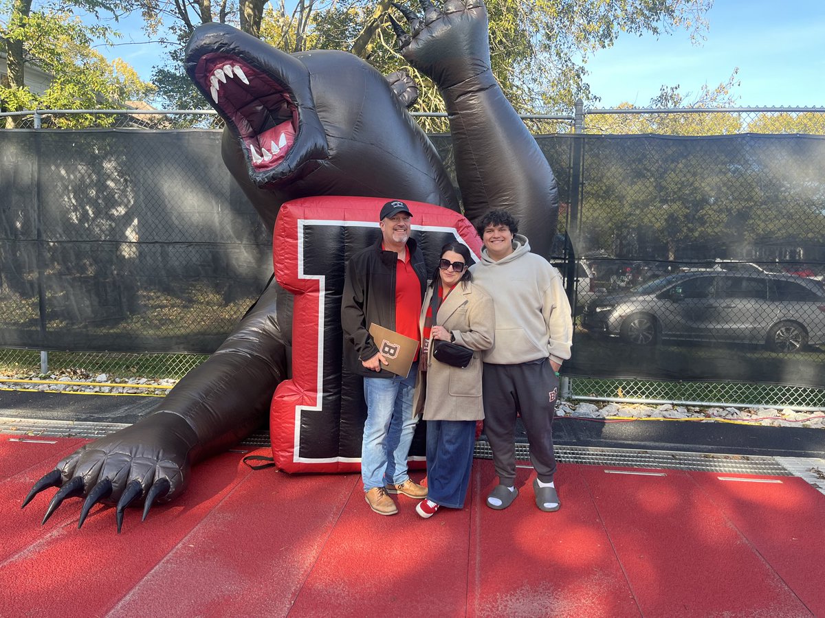 BenRichardson55's tweet photo. Great game day visit @BrownU_Football. Go Bears! @coachDjackson1 @CoachPDeCapito @BrownHCPerry https://t.co/s0qsQY72xe