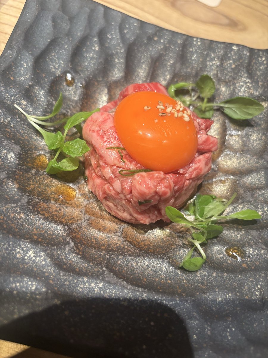 これは日本でしかたべれない😭🙏
生卵🥚と生肉🥩

1日5食くらい食べないと追いつかないくらい食べ物おいしすぎる