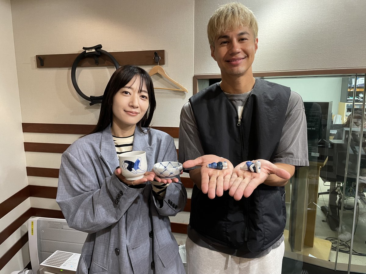 ONEMORNING_1's tweet image. 本日ご紹介した「砥部焼」、

・砥部のおいさん湯呑 2個 (1名様)
・アミメぐい吞み 2個 (1名様)
・アミメ三寸鉢＋花丸文三寸四方鉢＋砥部のおいさん置物のセット (2名様)

を計4名様にプレゼント！
(プレゼントの内容はランダムとなっております。)

#プレゼント #JTCW

【応募方法】
①…