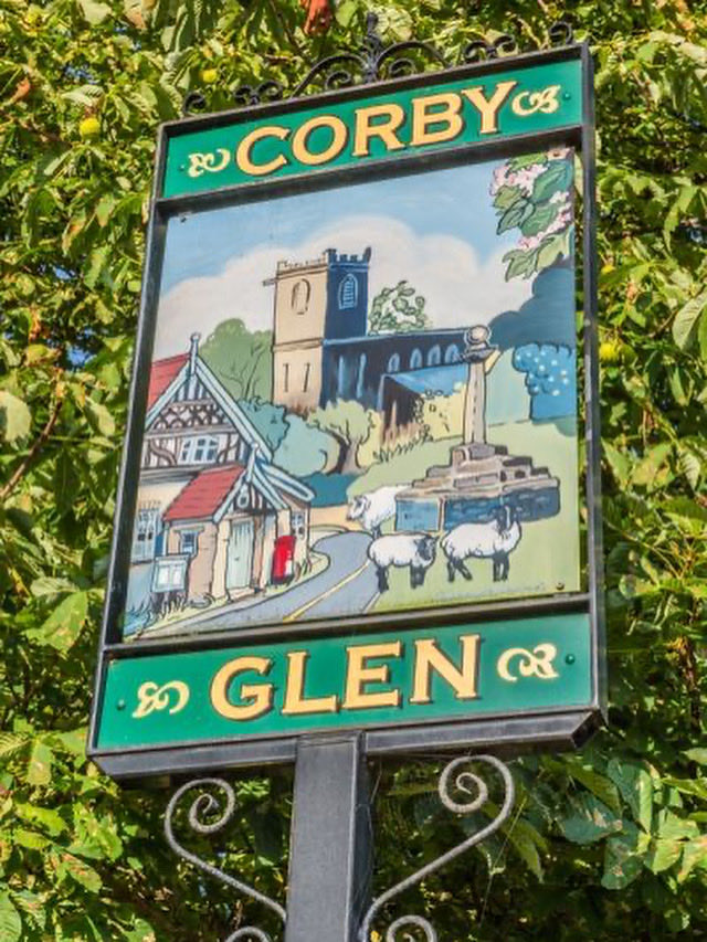 🚑 Want to learn CPR? Are you confident using a defibrillator? 🚑 

📣 Tomorrow night we are supporting EMAS deliver FREE CPR &amp; AED Awareness Training for the residents of Corby Glen.  

CPR buys time 🕒 Defibrillators saves lives ♥️ 

Reach out if you would like to learn CPR!