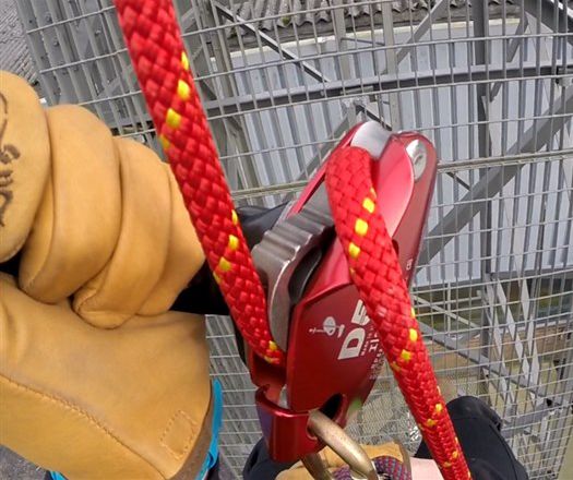 rescuetechn's tweet image. Easily controls 500 lbs loads with the D5 Belay / Descender! The side plate closes with a low-profile, spring-loaded safety catch. Simple, functional design.

Get it here!
zurl.co/tL4f  

#RescueTECH #Rescuetechnology #rescuetech1 #tactical #rescueequipment