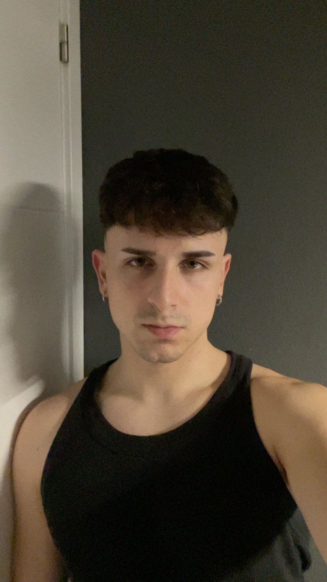 dededeoon's tweet image. Me corte el pelito hehe