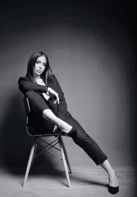 💫 Bu  HAYAT ; 

Hanımefendi  kişiliğimi ,

Atarlı  bir  SERSERİ

 Olmaya  zorluyor ...
#geceyenotum
#iyigeceler
#aşk
#hayat