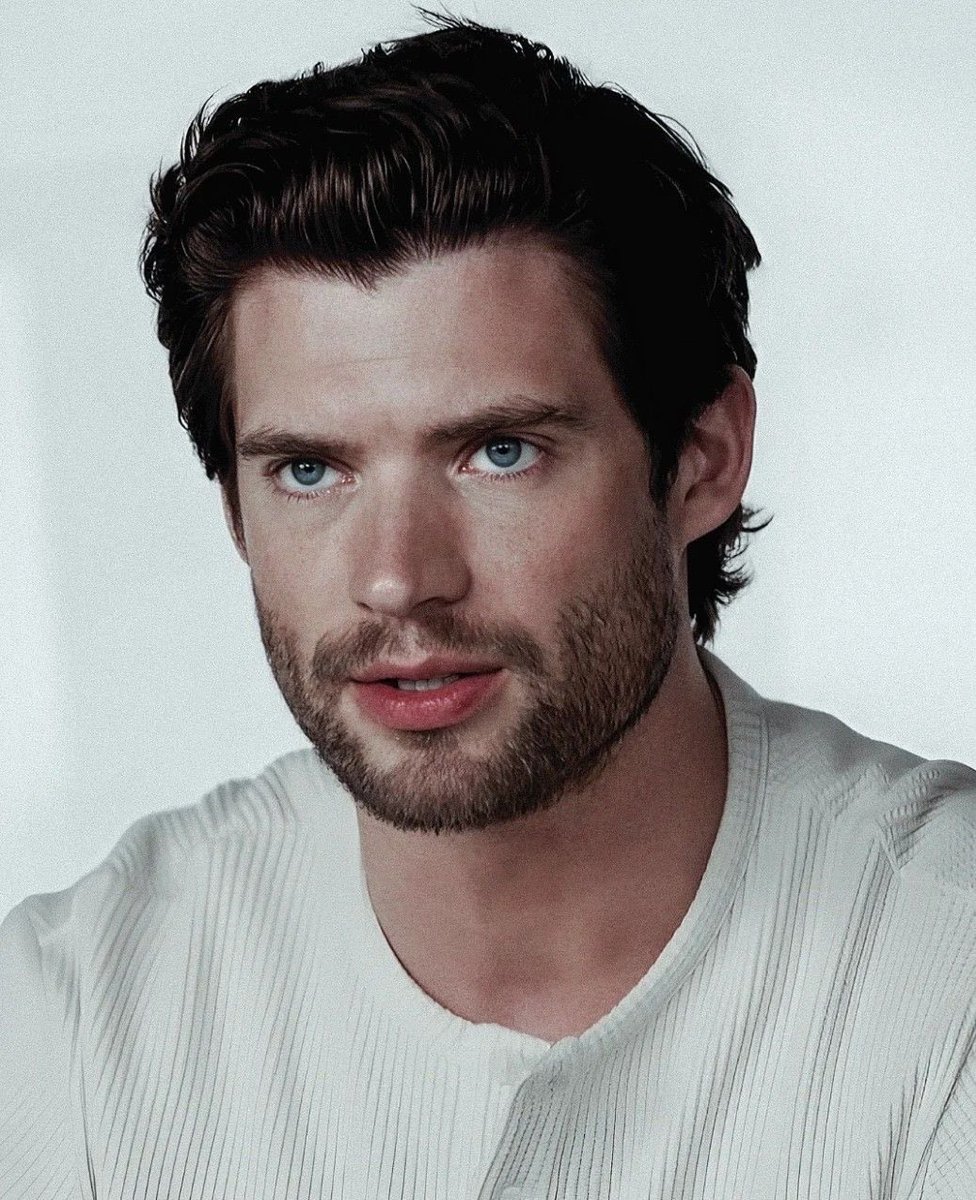 oh his eyes are so prettyyy