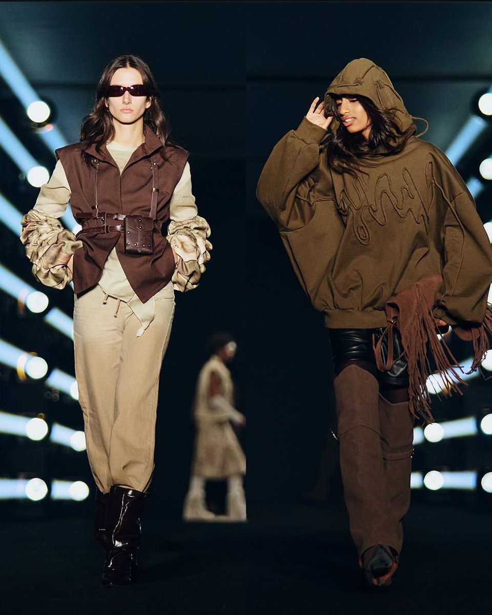 ifashionshd's tweet photo. -
من مجموعة CARGO في اليوم الخامس والأخير في أسبوع الموضة في الرياض .
#rfw ,#RFW2025 ,#Riyadhfashionweek https://t.co/rASJMWM91S