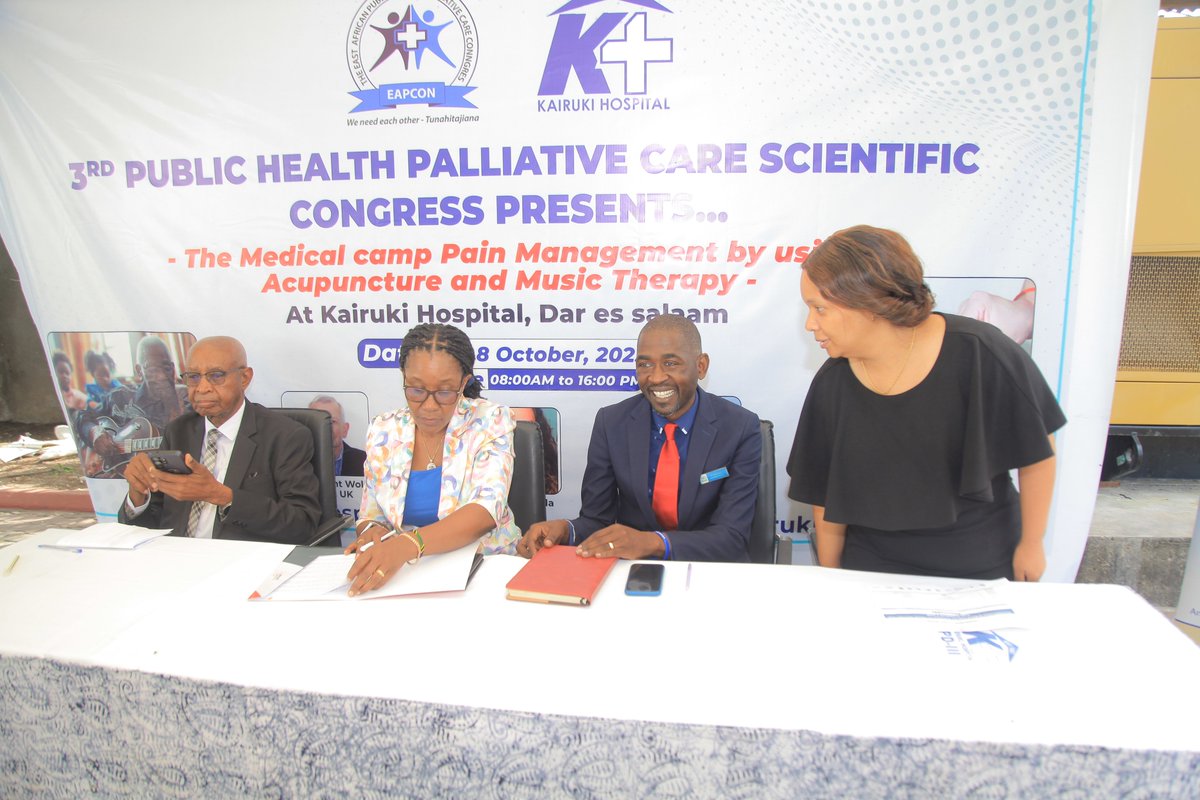 Keynote speaker Dr. Frank Manase welcoming guest of honor, presenters and trainer, trainees and other guests 

PRE CONGRESS EAPCON 2025

Research training in music therapy, Training in acupuncture and food as medicine 

#eapcon2025