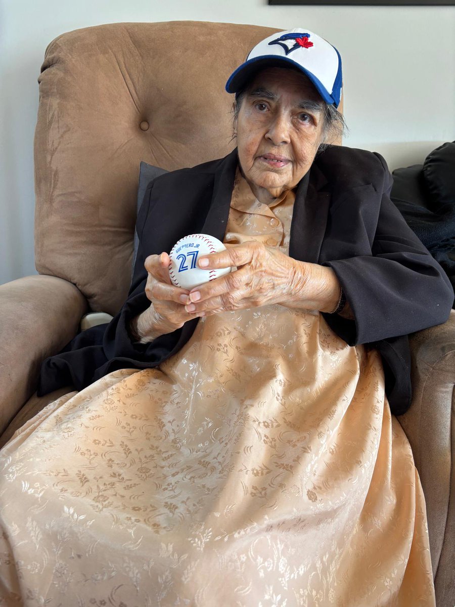Let's go <a href="/BlueJays/">Toronto Blue Jays</a> !  My 97 year old die hard fan cannot wait to see you win Game 7 tonight and go to the world series. Sending her favorite player and the team positive vibes for winning the #ALCS. #WANTITALL #BlueJays